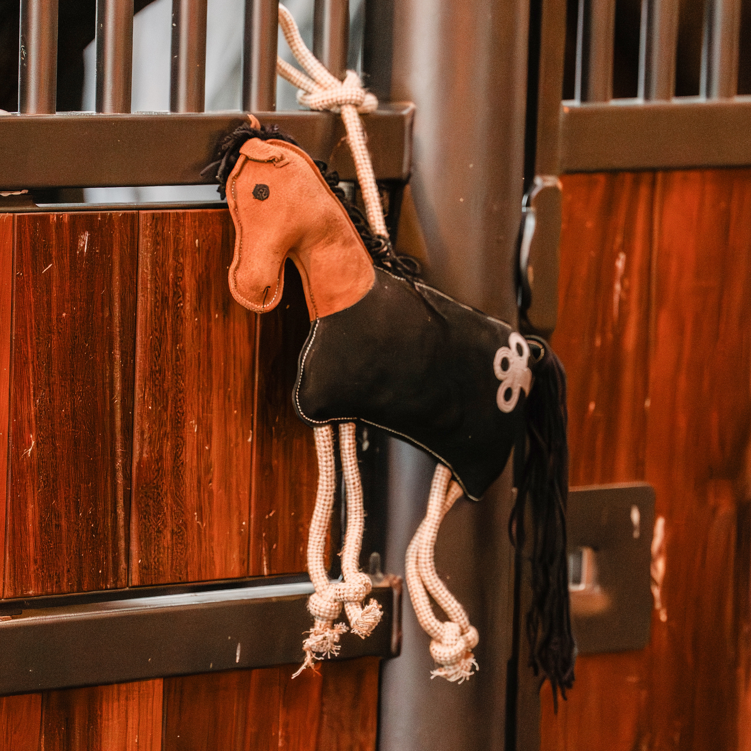Kožená hračka pro koně Horka Animal – kůň