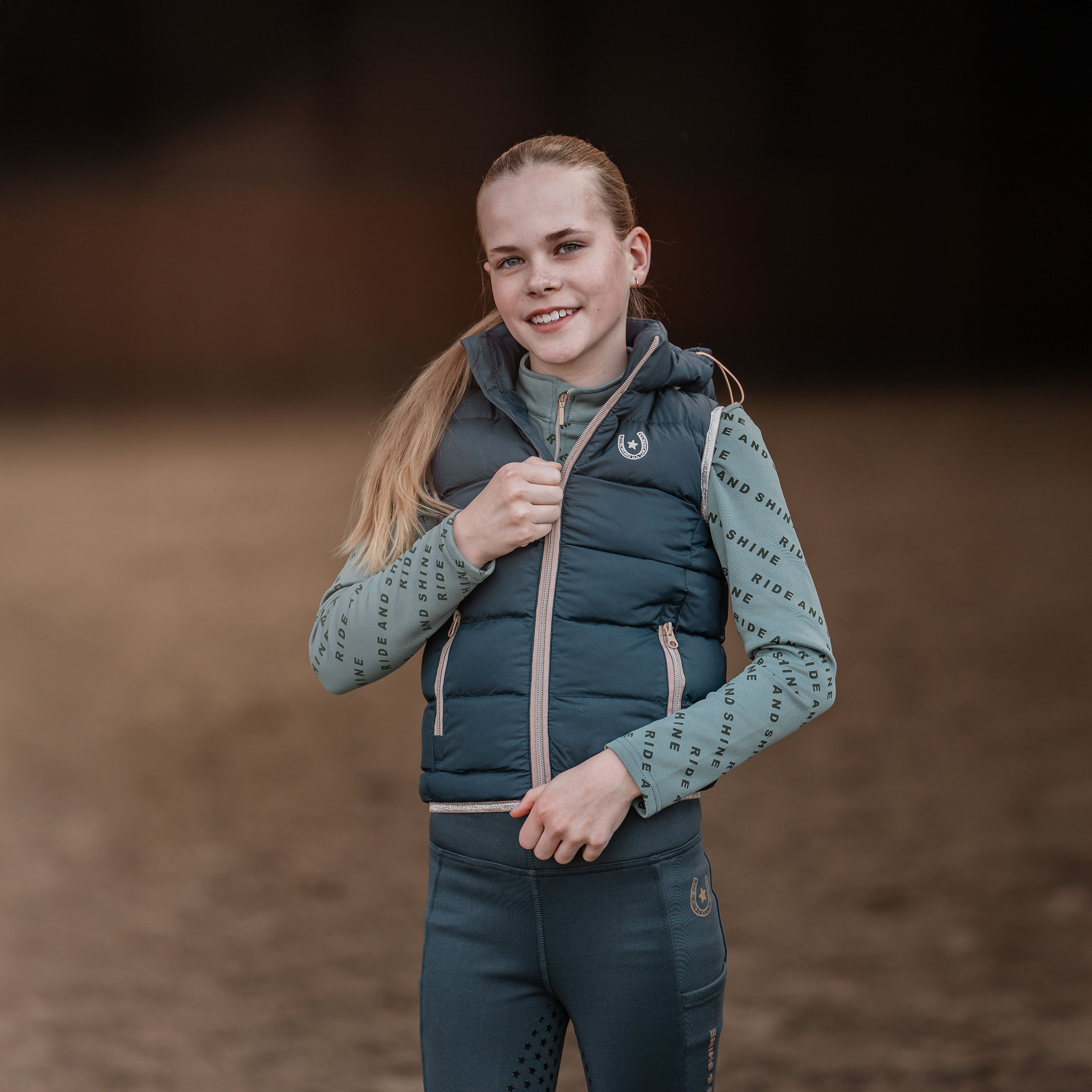 Dětská jezdecká vesta Red Horse Rai